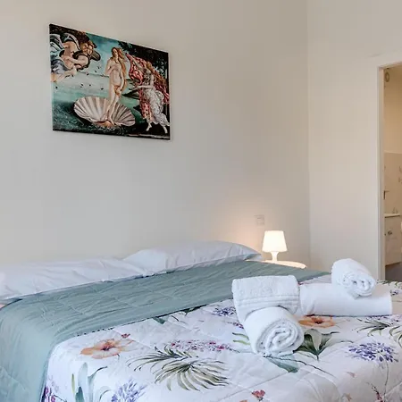 Palazzuolo Apartment Florence